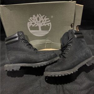 Black Timberlands Insulated